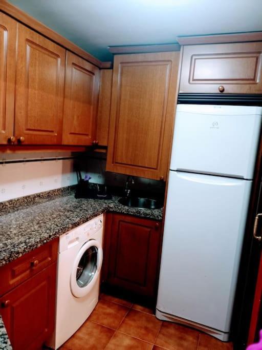 Апартаменты Apartamento Entre Estaciones Овьедо Экстерьер фото